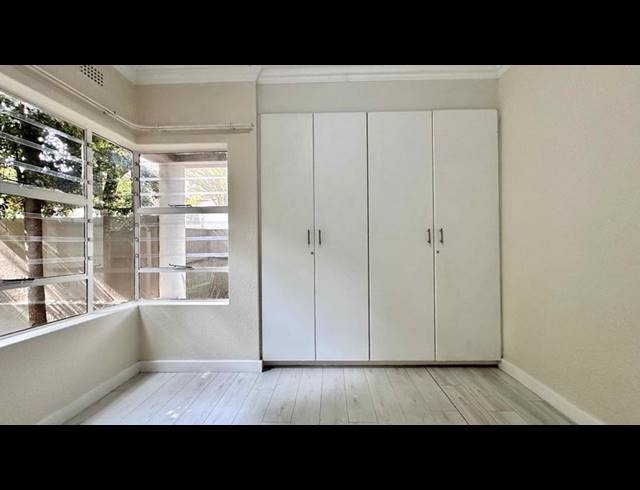 2 BEDROOM APARTMENT FOR SALE IN BRYANSTON